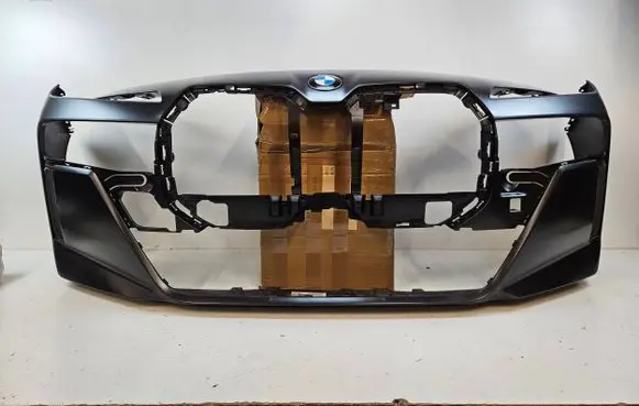 BMW 7 G70 Front bumper