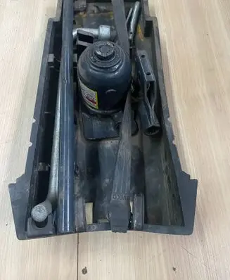 Iveco Daily 6th gen Lift Jack