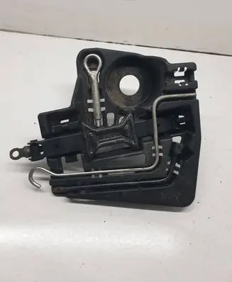 Toyota Prius (XW30) Tool set 6477747030