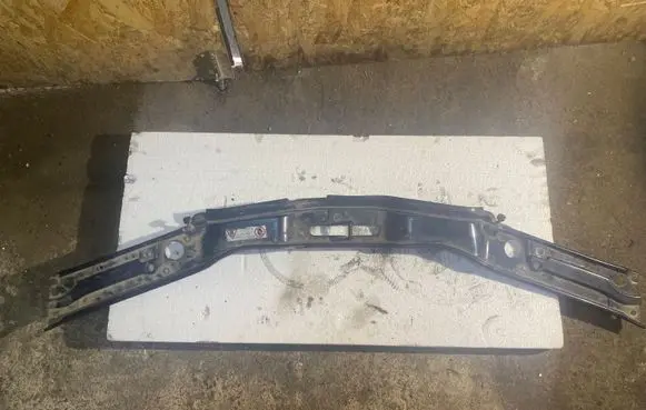 Audi A6 S6 C4 4A Top upper radiator support slam panel