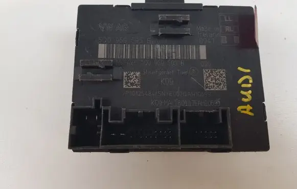 Volkswagen PASSAT B8 Door control unit/module 5Q0959595E 5Q0959595B