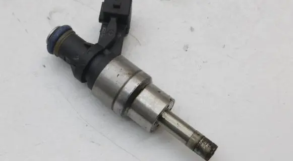 BMW 7 E65 E66 Fuel injector 7512081