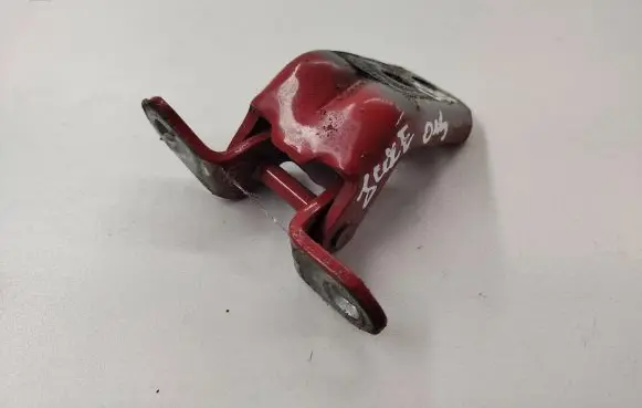 Nissan Juke I F15 Front door upper hinge