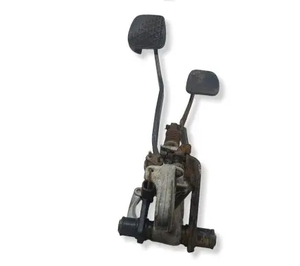 Mercedes-Benz W123 Brake pedal 1232940501