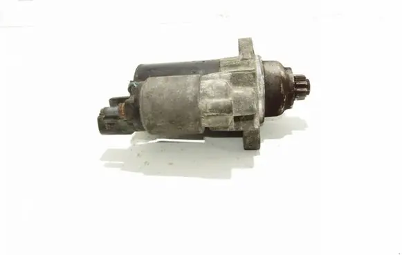 Volkswagen Golf V Starter motor 0001120408