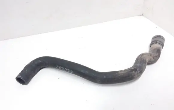 Volkswagen PASSAT B5 Engine coolant pipe/hose 8D0819373R