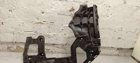 Audi Q8 Rear bumper mounting bracket 4M8807454 4M8807394