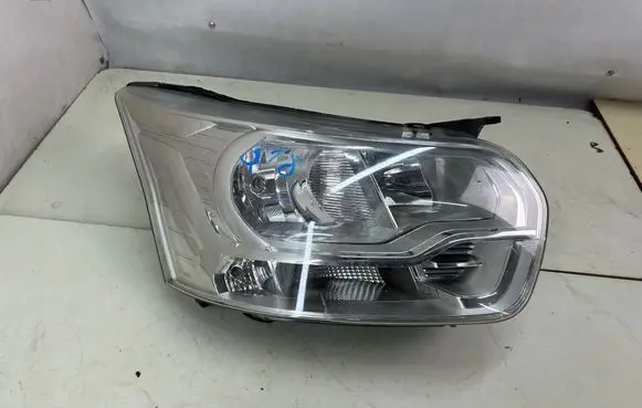 Ford Transit Headlight/headlamp 10370711