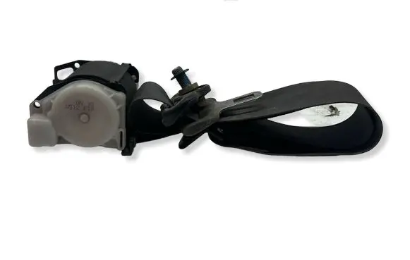 Mitsubishi Pajero Rear seatbelt N1527