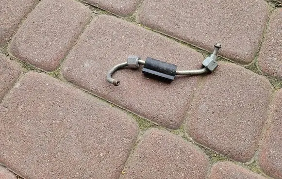 Opel Insignia A Fuel injector supply line/pipe 55204727-