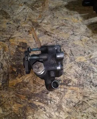 Volkswagen PASSAT B5 Power steering pump