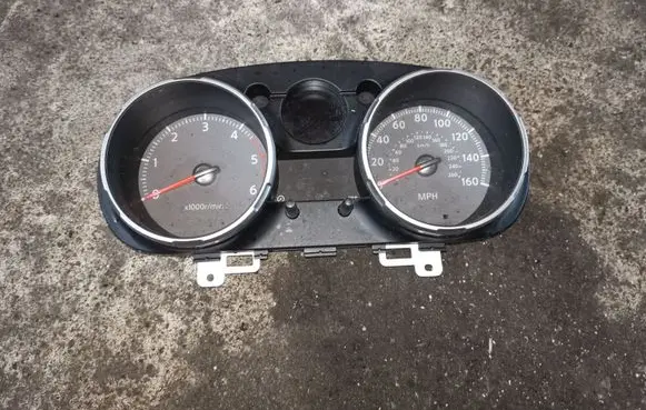 Speedometer (instrument cluster)