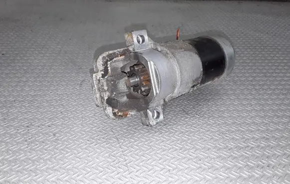 Mazda 6 Starter motor M000T87681