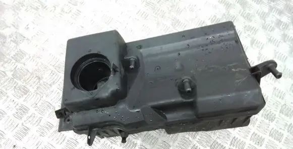 Volvo C30 Air filter box 30677533