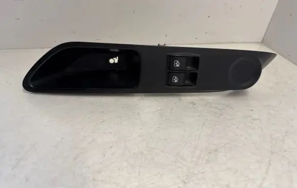 Iveco Daily 6th gen Electric window control switch 5801511729