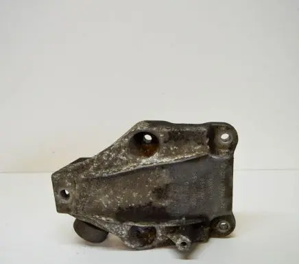 BMW 5 GT F07 Engine mounting bracket 6777623