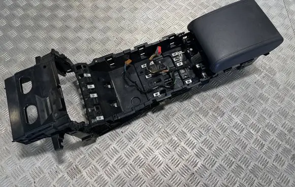 Jaguar XF X250 Center console 