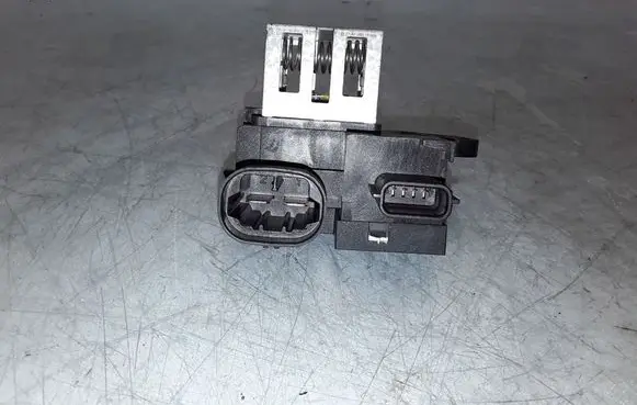 Coolant fan relay