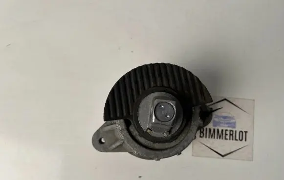 Mercedes-Benz CLS C218 X218 Engine mount bracket A2122403817
