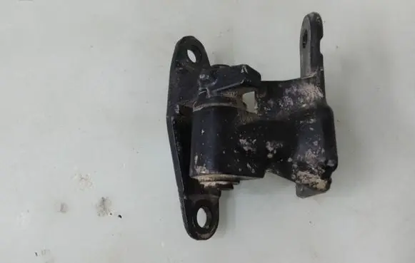 Mercedes-Benz B W245 Rear door lower hinge