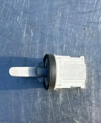 Volkswagen Touran I Interior temperature sensor 1K0907543A