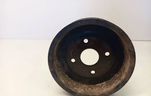 Nissan Pathfinder R51 Water pump pulley 