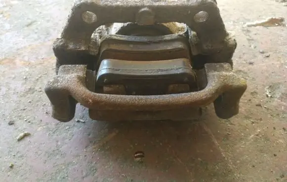 Honda CR-V Rear brake caliper