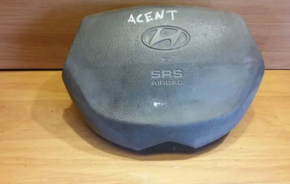 Hyundai Accent Steering wheel airbag