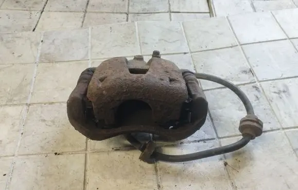 Fiat Doblo Front brake caliper