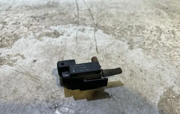 BMW X3 F25 Turbo solenoid valve 70231800 11T350 7810831