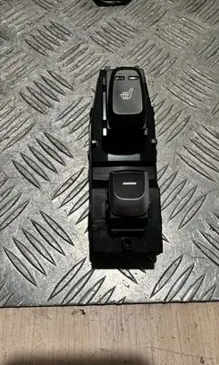 KIA Sportage Seat heating switch 93590F1020