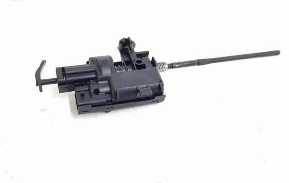 Fuel tank cap lock