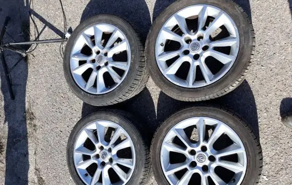 Opel Astra H R17 alloy rim 