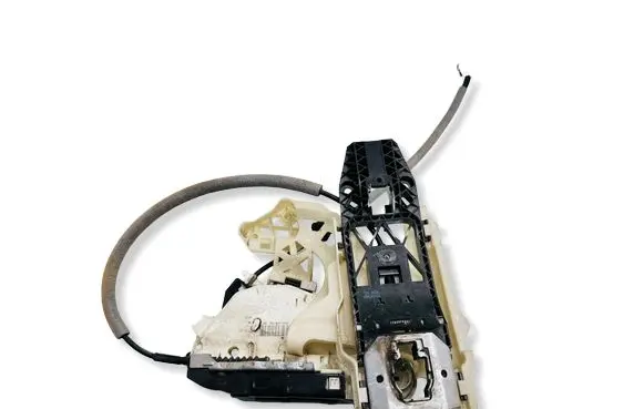 Volkswagen Tiguan Front door lock 5N1837015D