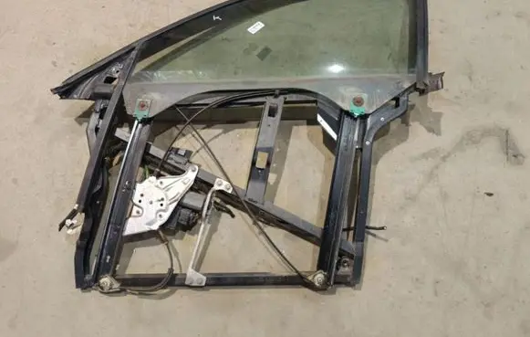 Audi A6 S6 C5 4B Front door window/glass frame