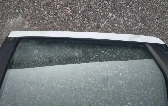 Nissan Qashqai Rear door window glass as2