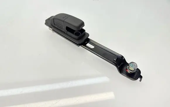 Nissan Juke II F16 Seat belt adjustment rail 6096312