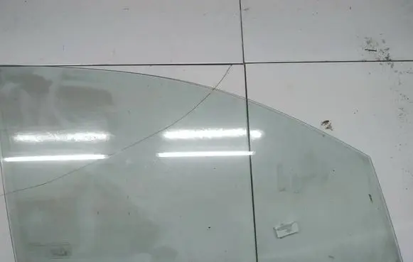 Honda Jazz Front door window glass four-door AS2