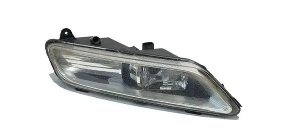 Volkswagen PASSAT B7 Front fog light 3AA941661E 27071