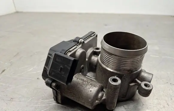 Volkswagen Golf VI Throttle valve 03L128063D