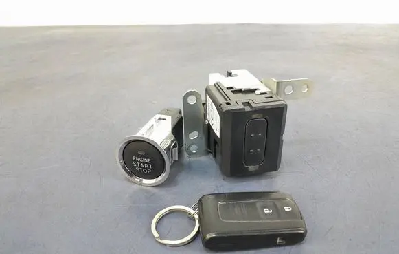 Toyota Corolla Verso E121 Ignition lock 626399000