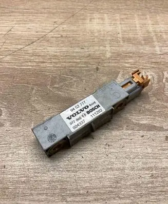 Volvo V70 Airbag deployment crash/impact sensor 9452777 WITHPLUG