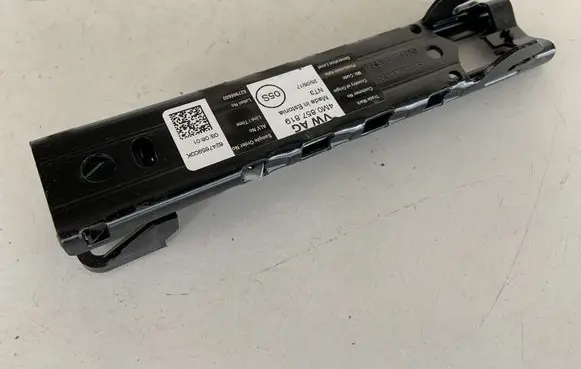 Audi Q5 SQ5 Seat belt adjustment rail 4M0857819