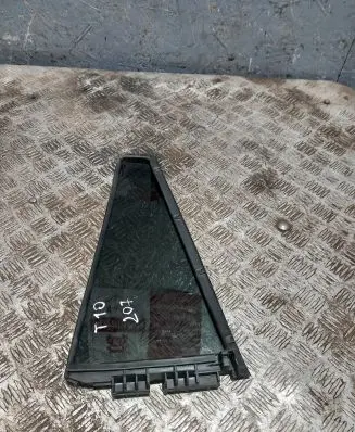 Toyota RAV 4 (XA30) Rear vent window glass 6818942040 T10207