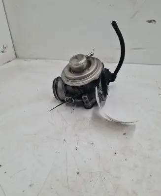 Volkswagen Golf IV Engine shut-off valve 038129637