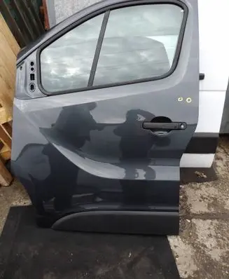 Renault Trafic III (X82) Front door