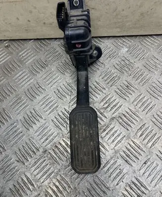 Toyota Land Cruiser (J120) Accelerator throttle pedal 7812060350 1988003020 03F044809B2