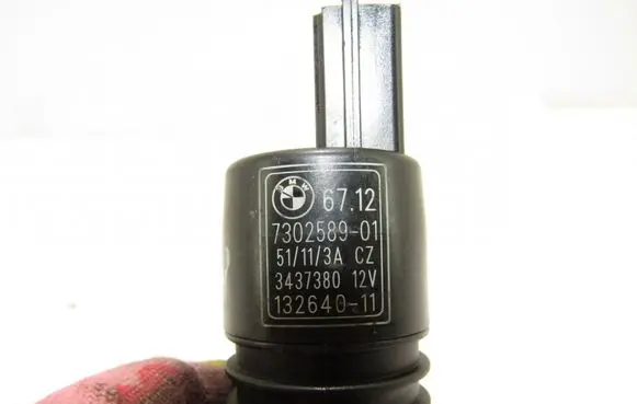 BMW 1 F20 F21 Windscreen/windshield washer pump 730258901