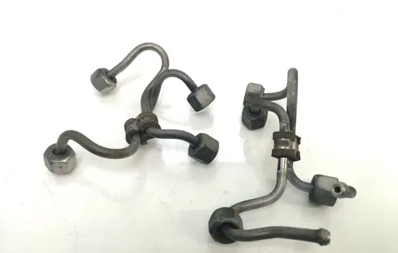 BMW 5 E60 E61 Fuel injector supply line/pipe 