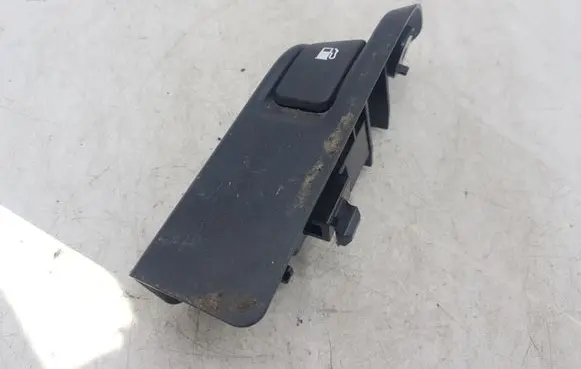 Toyota Auris 150 Fuel tank opening switch NOCODE
